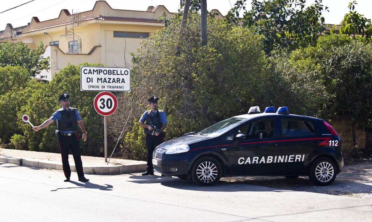 Campobello, in prova ai servizi sociali: denunciato per furto da 20 mila euro