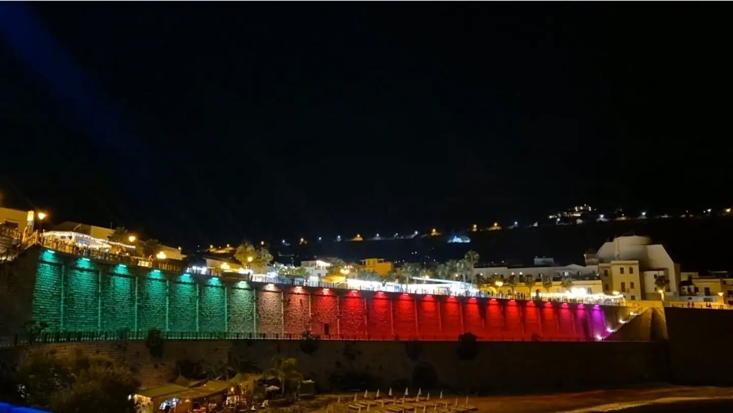Castellammare del Golfo. Inaugurata la nuova illuminazione del muraglione di Petrolo