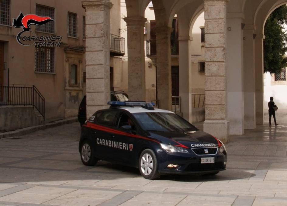 Alcamo, cavi di rame sospetti in un box: denunciati due uomini per ricettazione