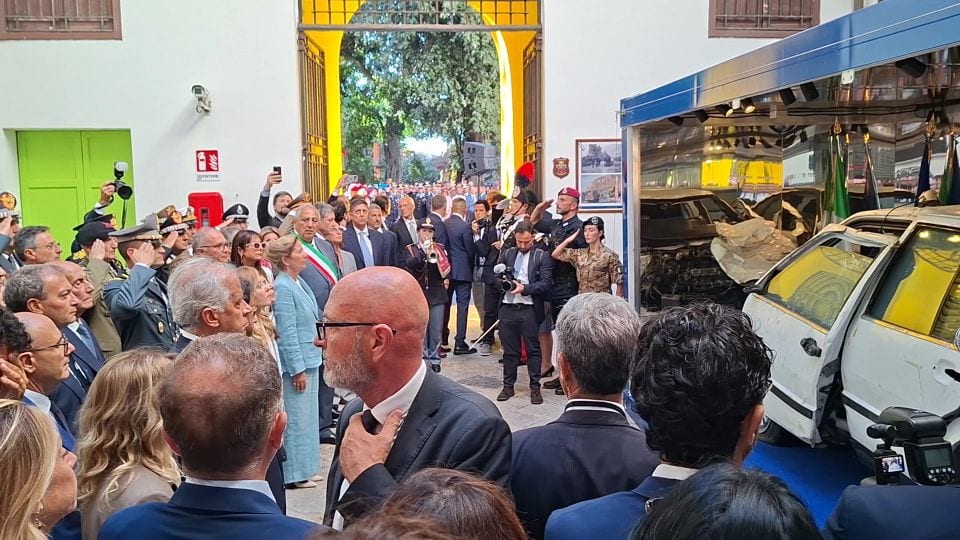 Palermo, l’auto di Falcone al Museo del Presente: svelata alla presenza di Meloni