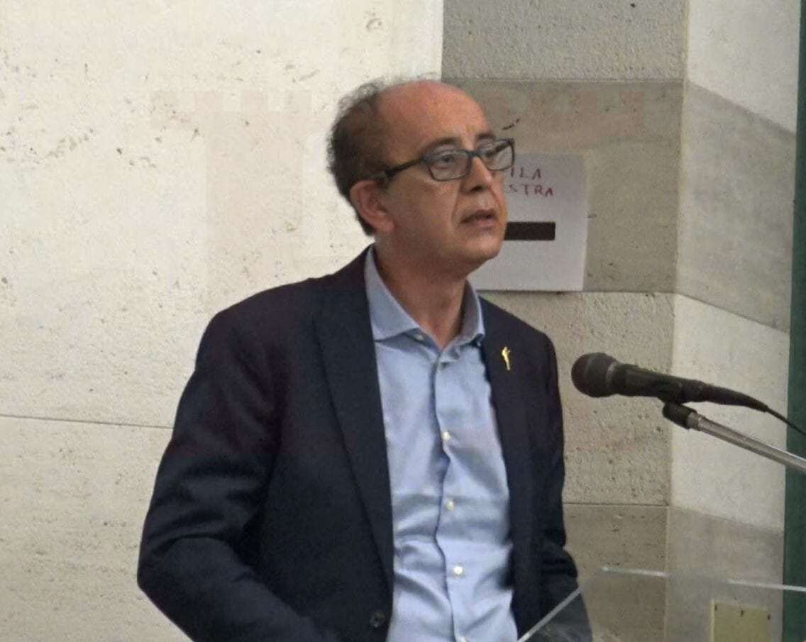 Alcamo, l’affondo di Orlando: “Basta sprechi, prima le tubature e poi le strade”