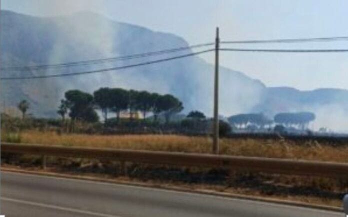 San Vito Lo Capo, lancia un ordigno incendiario dal finestrino dell’auto, arrestato 23enne