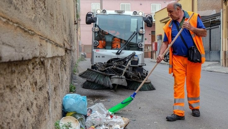 Caldo estremo, la UIL Trasporti: “Stop ai turni pomeridiani per gli operatori ecologici”