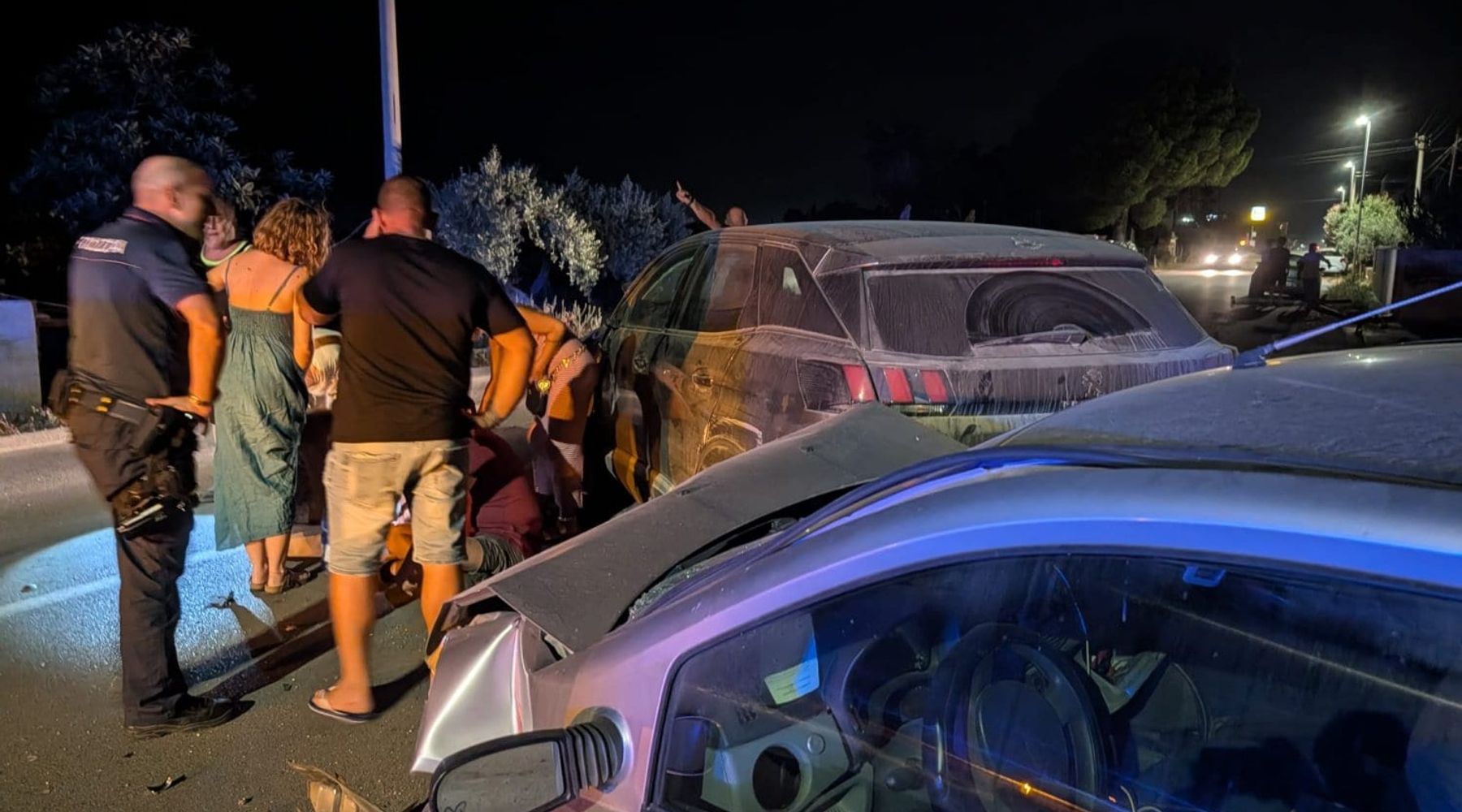 Marsala, SUV fuori controllo abbatte un palo e travolge un’auto: ferita una donna