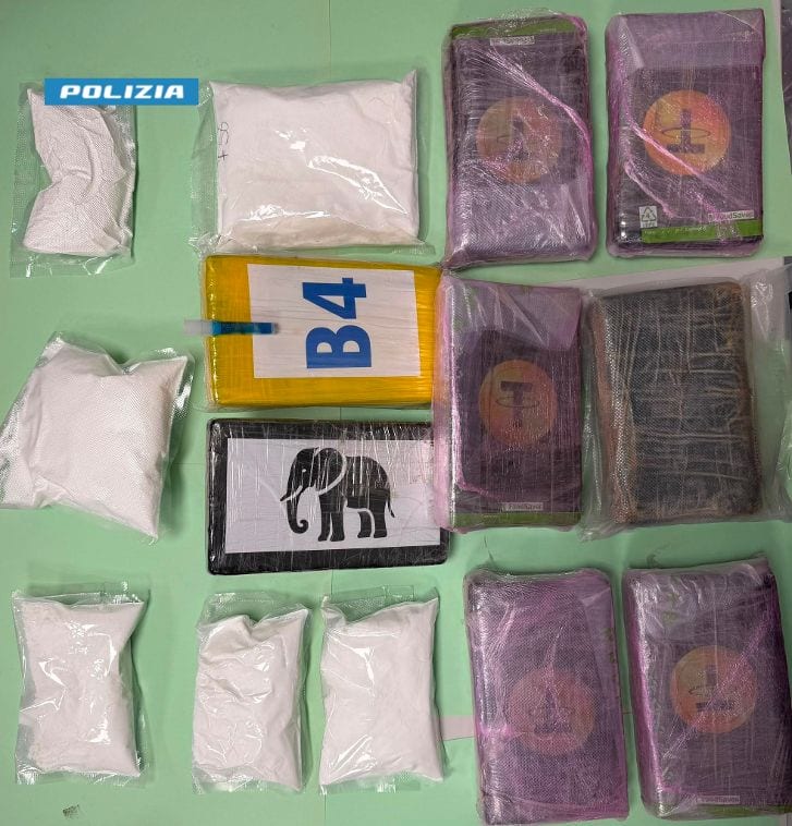 Sequestro di cocaina a Palermo: trovati 12 chili in un’auto dopo un inseguimento