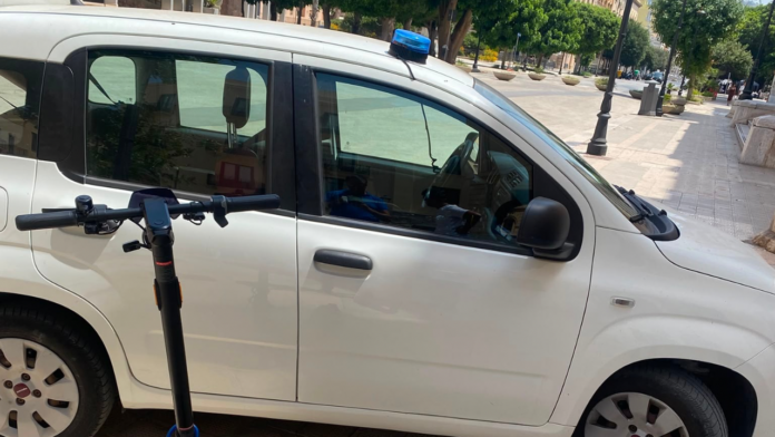 Trapani: agenti in borghese e auto civetta, blitz a sorpresa per fermare i monopattini