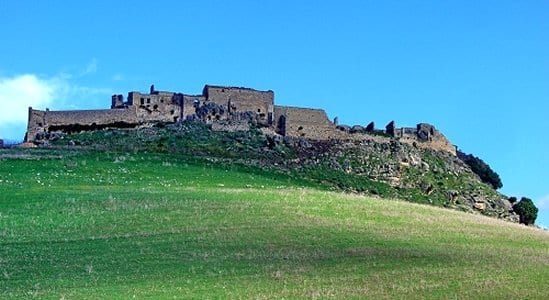 Castello di Calatubo in vendita? Anche il Comune di Balestrate si indigna
