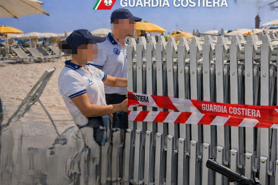 San Vito Lo Capo, sequestrati 51 ombrelloni e 102 lettini: multe per 6.160 euro