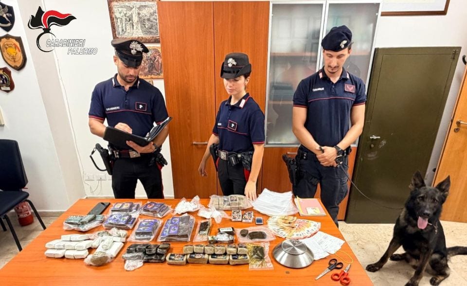 Palermo, oltre nove chili di droga nascosti in casa: un arresto