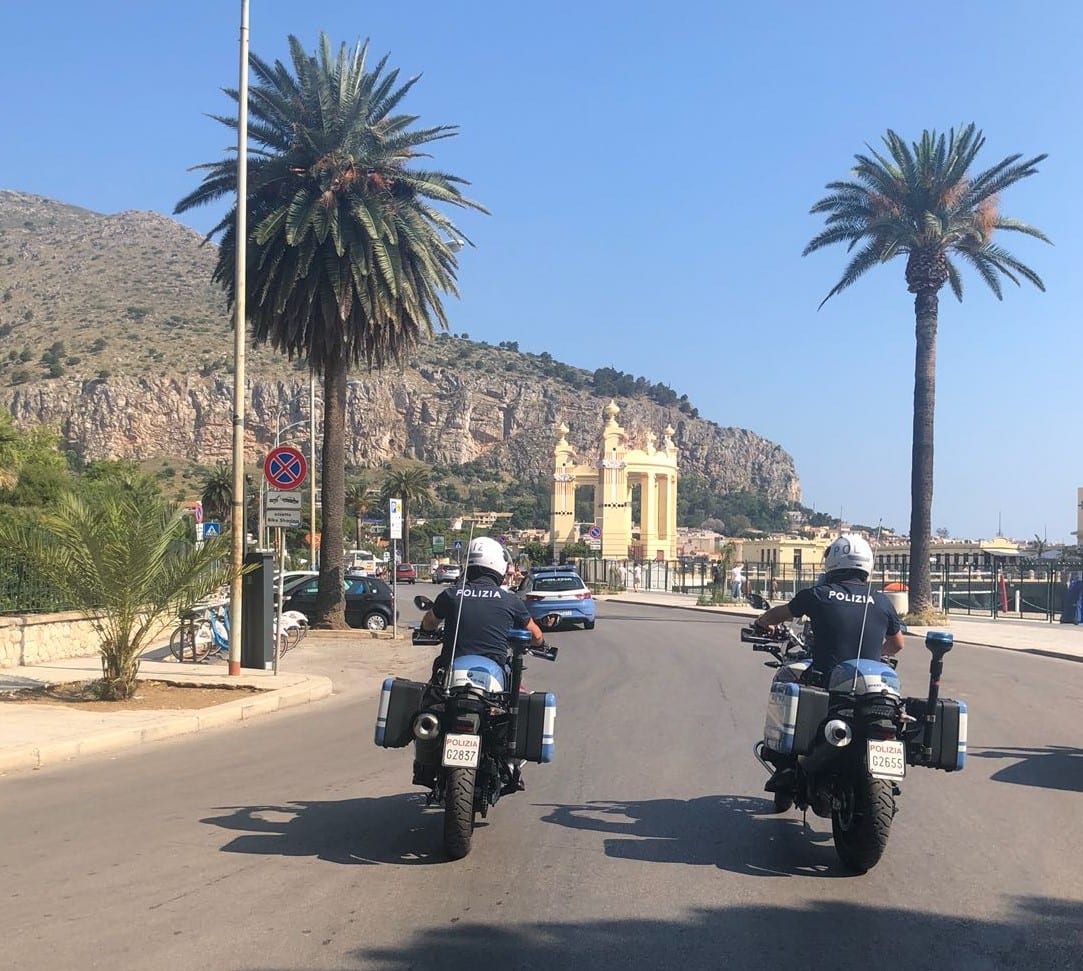 Aggressione a Mondello ai danni di un 18enne, individuati i responsabili
