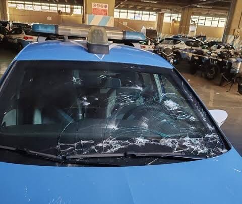 Falsomiele, assalto alle volanti e la sicurezza degli agenti sempre più sotto pressione
