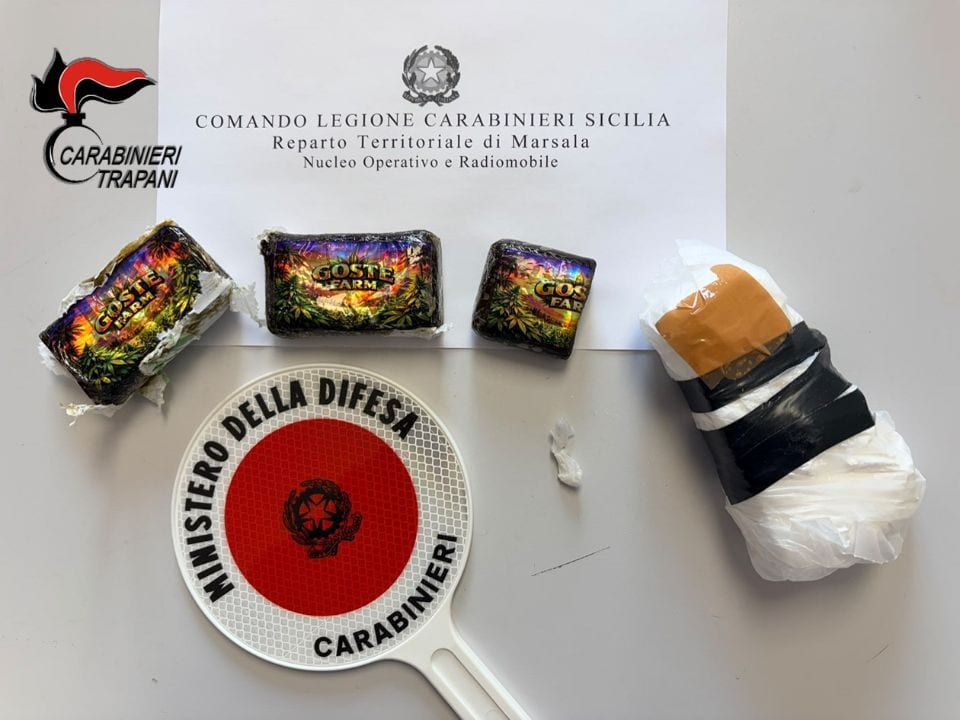 Getta droga dal finestrino alla vista dei Carabinieri. Arrestato marsalese di 43 anni
