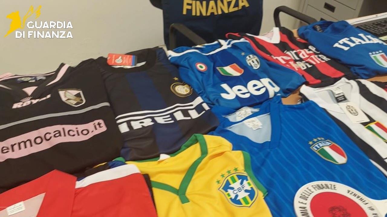 Cefalù, scoperto laboratorio del falso: sequestrati 660 capi contraffatti