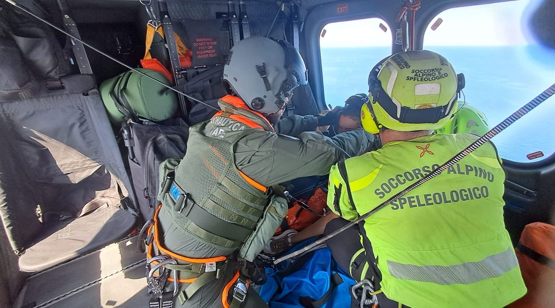 Giovane escursionista si infortuna allo Zingaro, recuperata con l’elicottero dell’Aeronautica