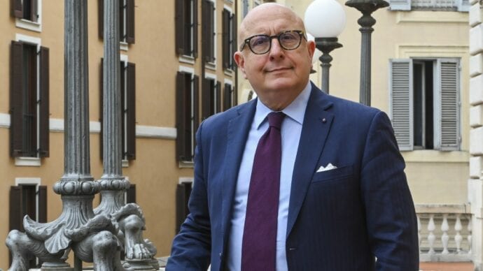 Chiesto l’arresto di Armao, perquisizioni e nove indagati nell’inchiesta per corruzione