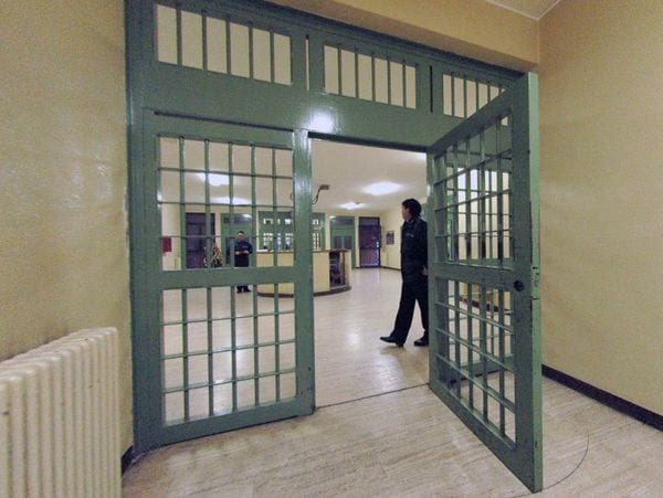 Aggredito un agente al carcere di Trapani