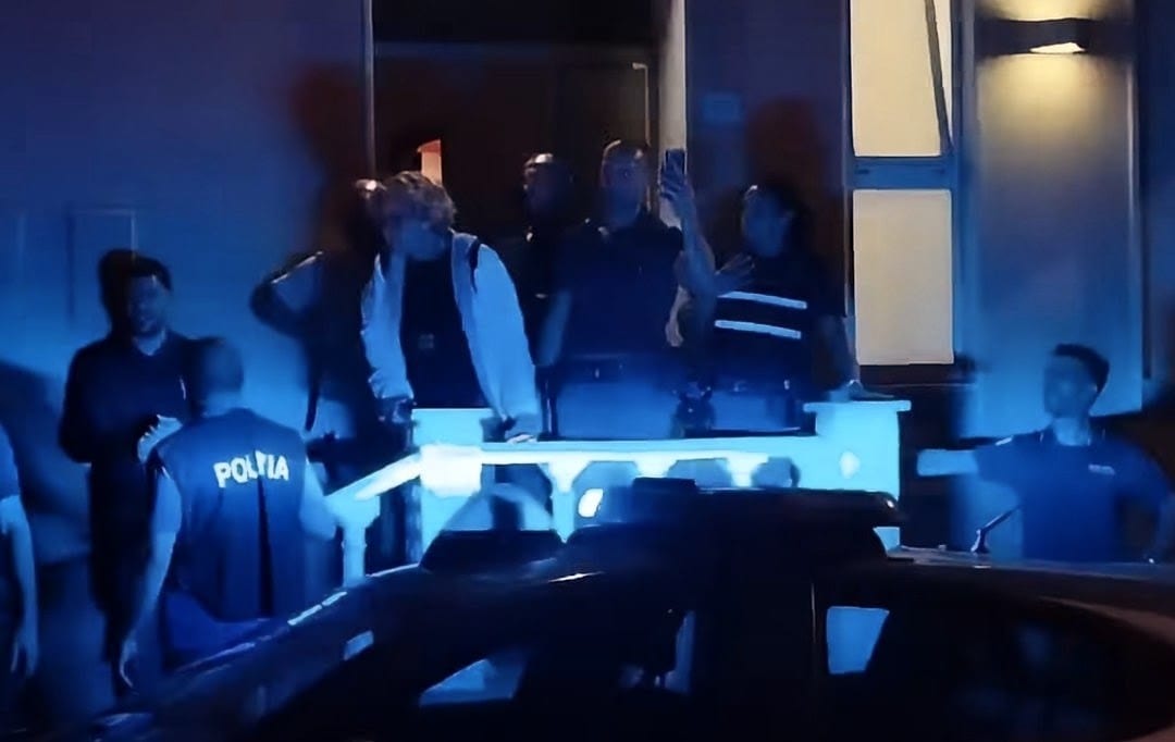 Marsala, folla davanti a un B&B per il sospetto di furti: via Salemi bloccata (VIDEO)
