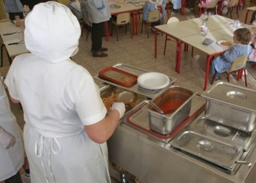 Mensa scolastica sospesa anche a Trapani. Appalto gestito da 'Le Palme'