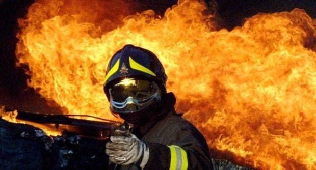 Castellammare del Golfo-L'inferno a Balata di Baida, a fuoco 2 ettari di macchia mediterranea