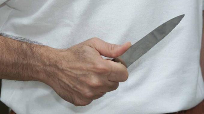 Marsala, accoltella il vicino durante una lite: arrestato 73enne
