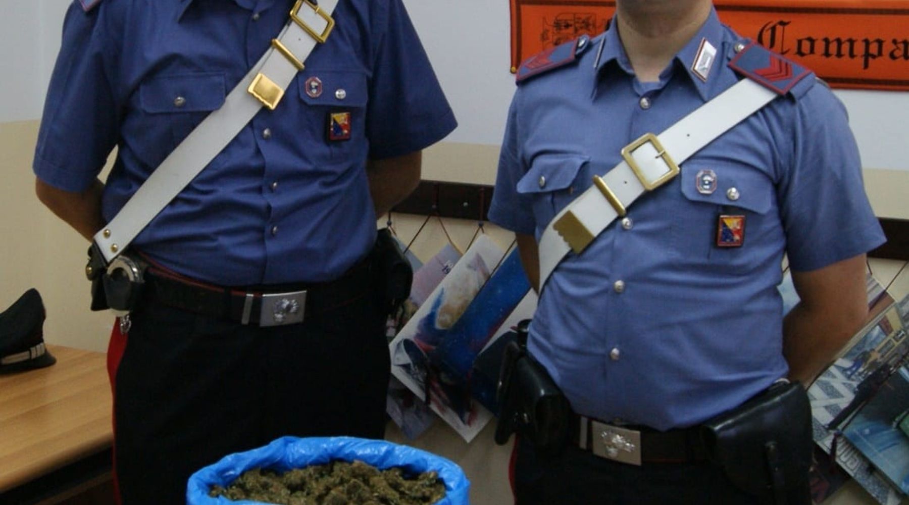 Trappeto, 1 kg di marijuana in casa