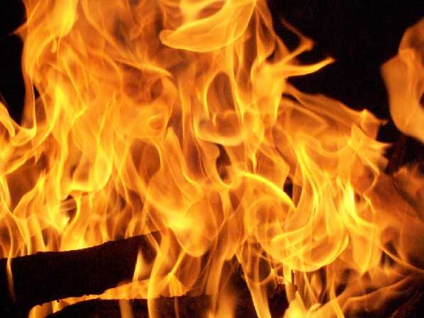 Alcamo, incendiata auto di un pregiudicato