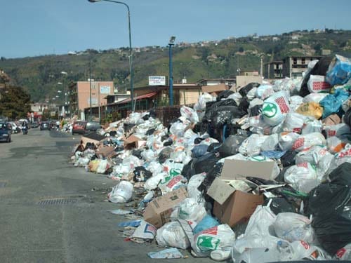 Partinico: rifiuti dirottati in altre discariche
