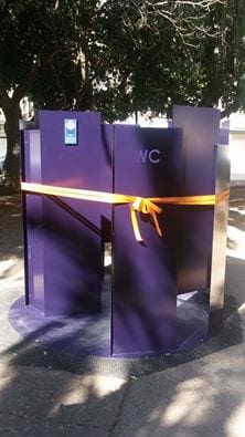 Alcamo, ABC dona un bagno pubblico alla città