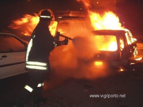 Alcamo: fuoco ad un autocarro, c’è la videosorveglianza