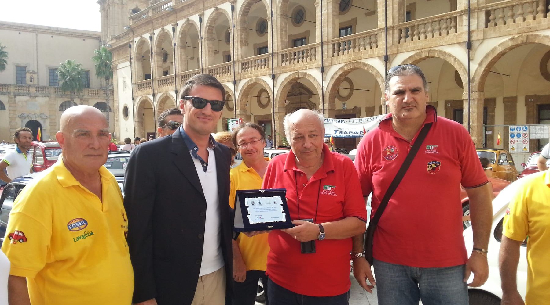 Mazara del Vallo: Fiat 500 in raduno, oltre 100 auto in corteo