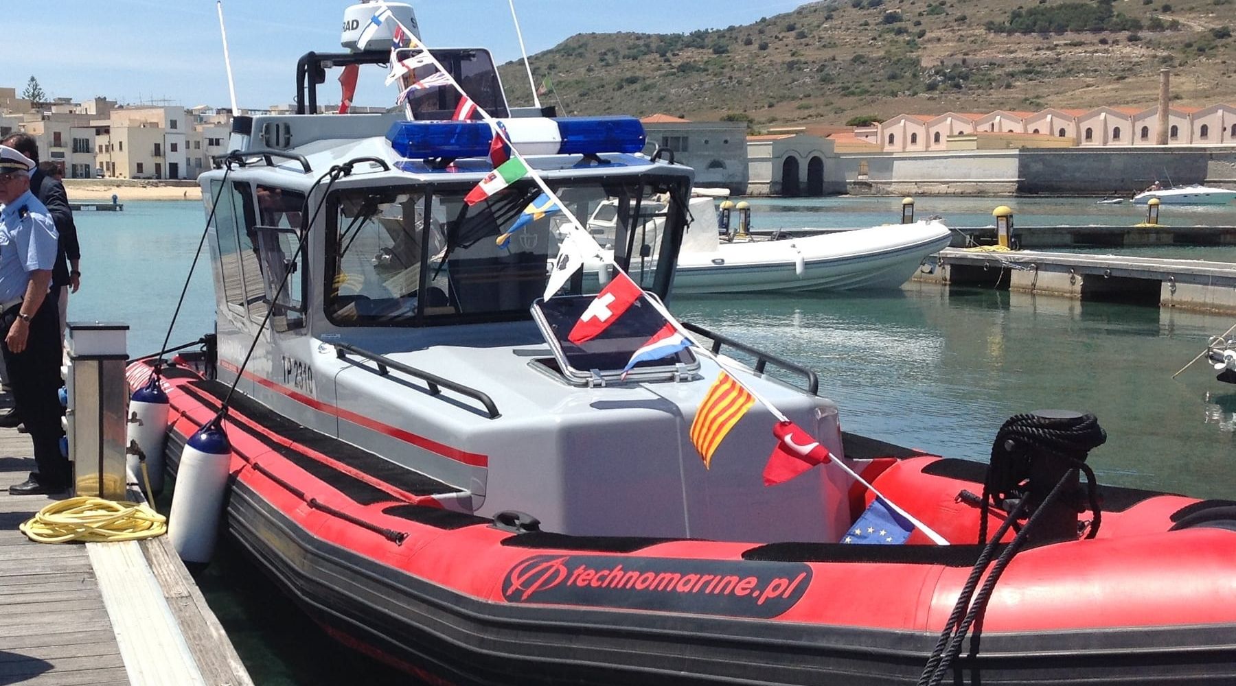 Favignana, intervento dell'idroambulanza: soccorsa turista