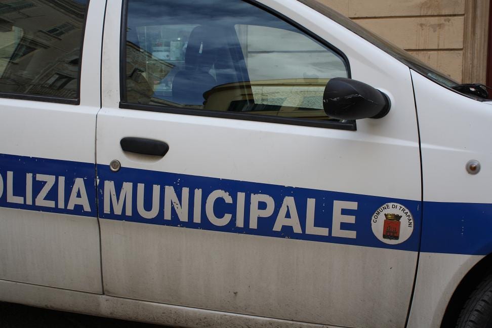 San Vito Lo Capo: danneggiata l'auto del comandante dei vigili.