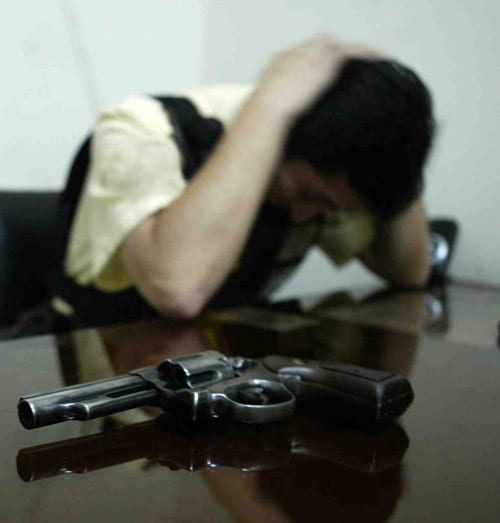 Alcamo, catena di suicidi non si arresta