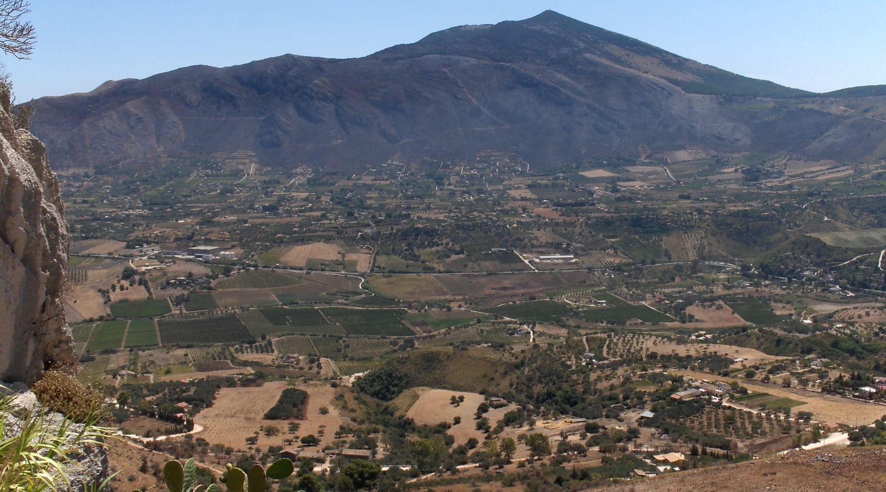 C/mare del Golfo, monte Inici: sopralluoghi dopo incendi e caduta massi