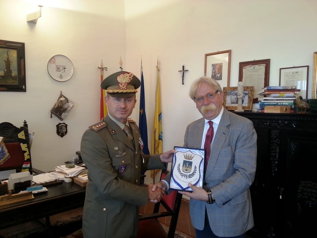 Mazara del Vallo: il Comandante del 6° regimento bersaglieri in visita al Comune