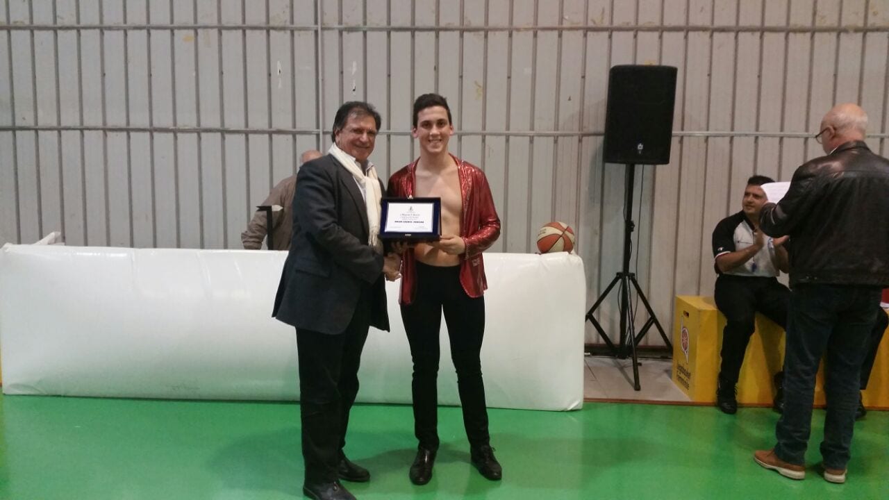 Alcamo, premiato il campione del mondo di salsa shine