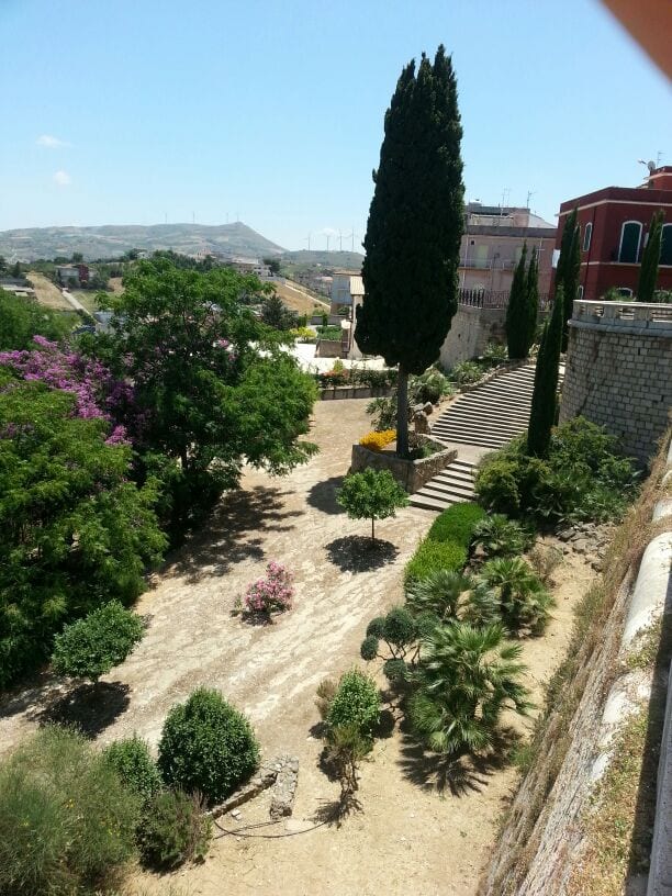 Alcamo, il parco suburbano veste di Natale