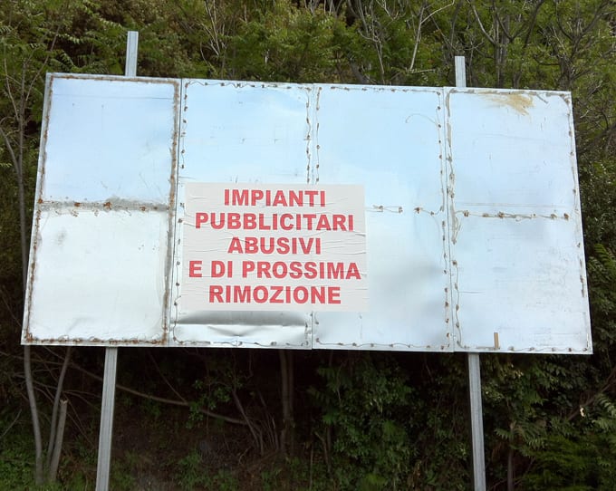 Alcamo: pubblicità, operazione antiabusivismo ed è polemica