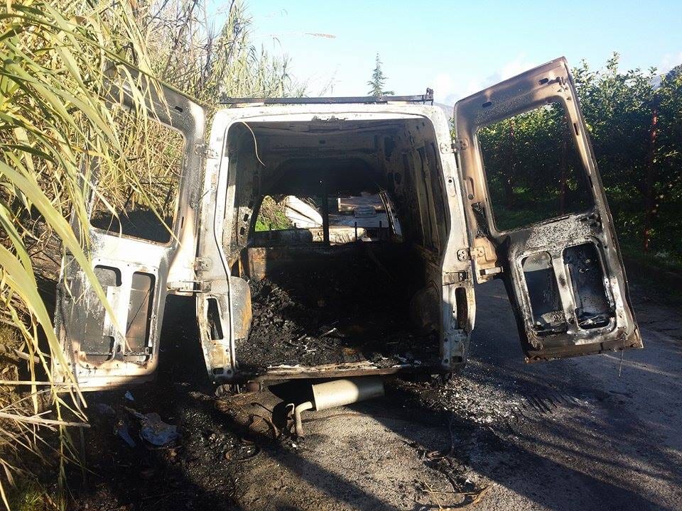 Partinico, furto all’autoparco comunale e incendiato mezzo