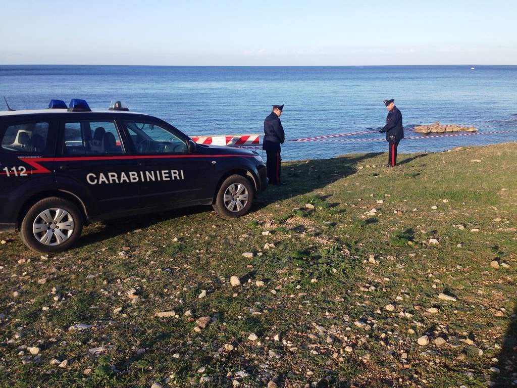 San Vito Lo Capo, scogliera deturpata: scattano due denunce