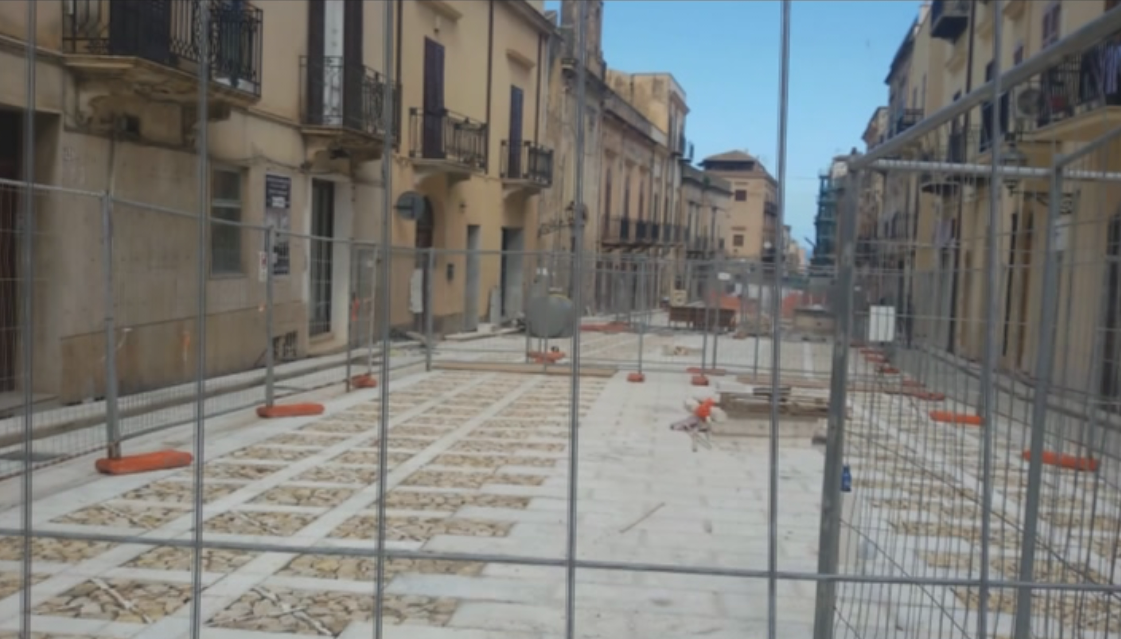 C/mare del Golfo, lavori in corso: sensi di marcia rivoluzionati
