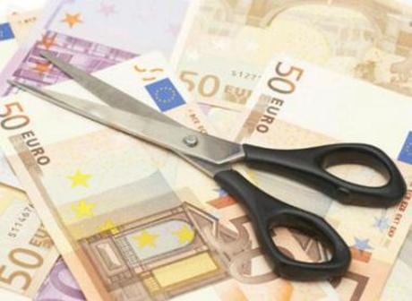 Alcamo-Costi politica, ancora incredibilmente giù