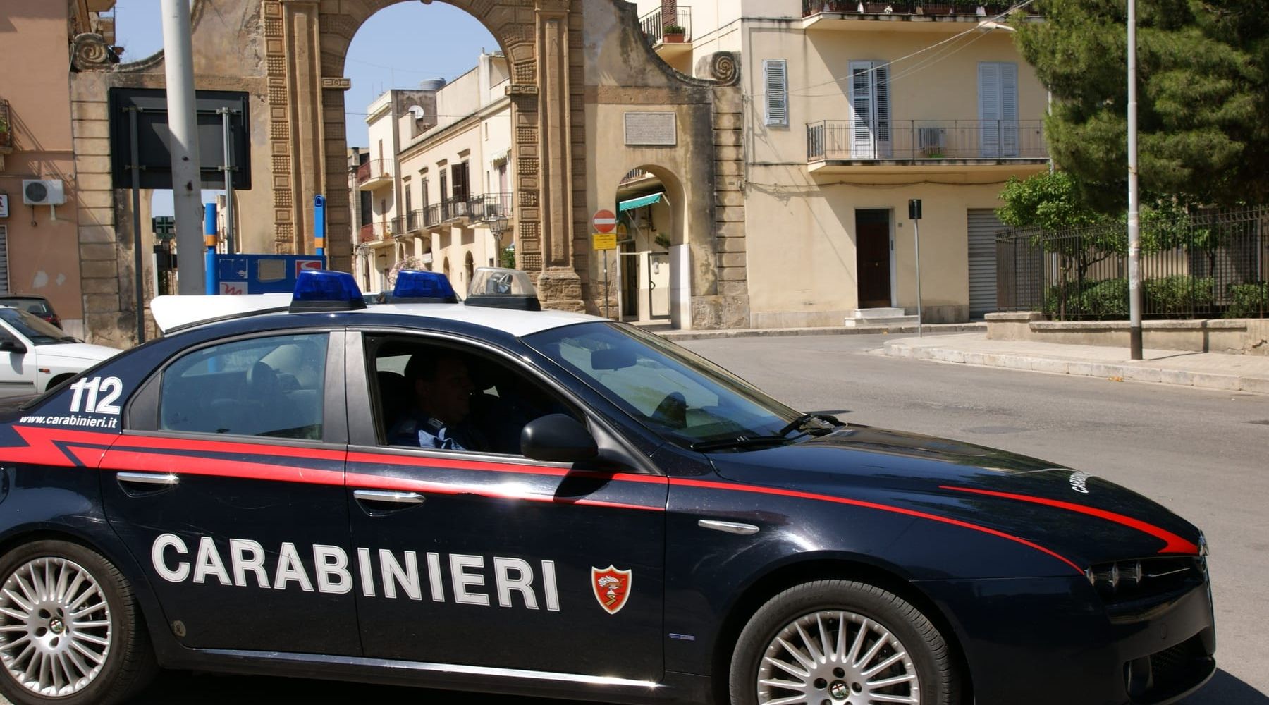 Castelvetrano: i Carabinieri ritrovano l’auto di un Alcamese, denunciati due diciottenni.