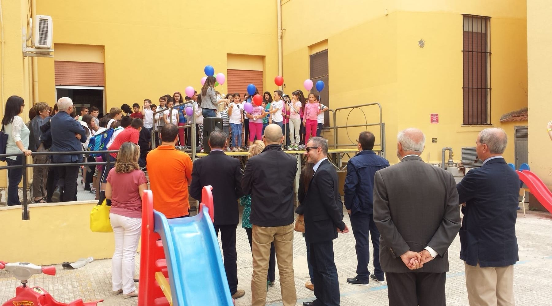 castellammare del Golfo-Donazione Rotary, parco giochi realtà per la scuola "Crispi"