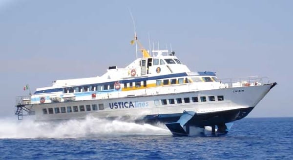 Ustica Lines, trovato l'accordo: revocati 330 licenziamenti