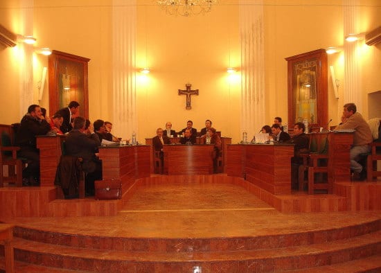 Castellammare del Golfo-Ribaltone in consiglio, sindaco senza più maggioranza