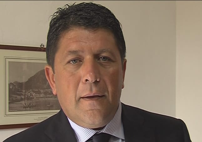 Castellammare del Golfo-Revoca per il presidente del consiglio, l'opposizione lo vuole "fare fuori"