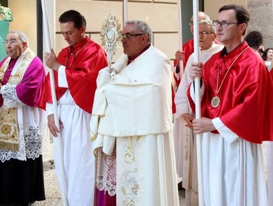 Alcamo, monsignor Puma lascia la chiesa Madre