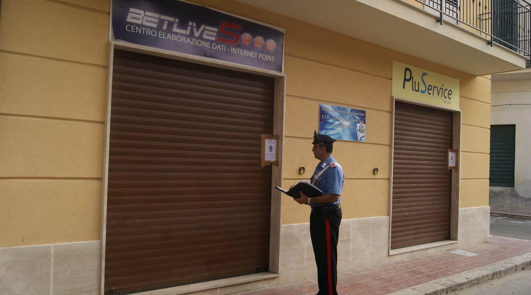Trappeto, carabinieri sequestrano centro scommesse