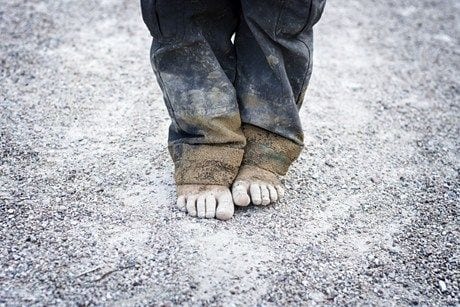 Alcamo-Niente fondi del Comune, 24 bambini in mezzo alla strada